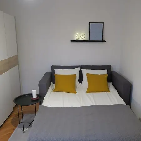 12 Apartment *